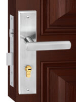 Khóa Việt Tiệp 04824 lắp cửa chính, chất liệu inox 304