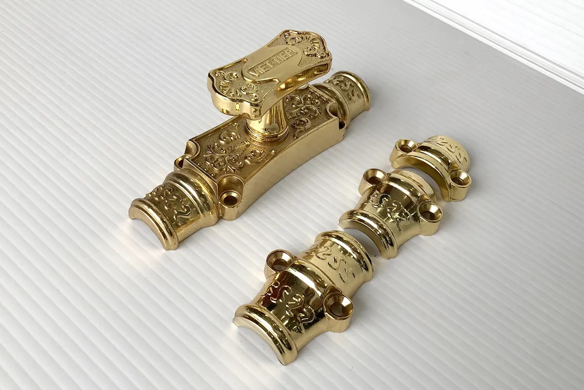 Clemon 09862, chất liệu đồng cao cấp, màu vàng bóng, lắp cửa sổ