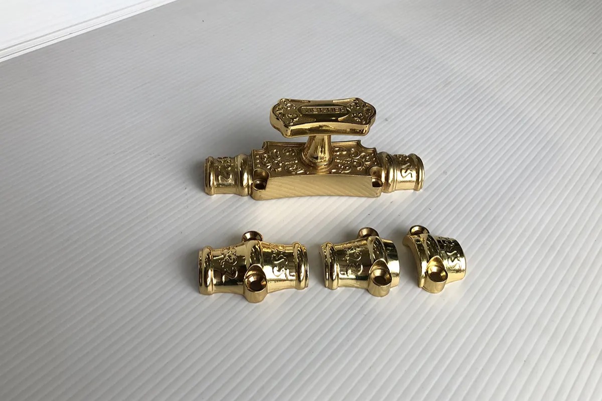 Clemon 09862, chất liệu đồng cao cấp, màu vàng bóng, lắp cửa sổ