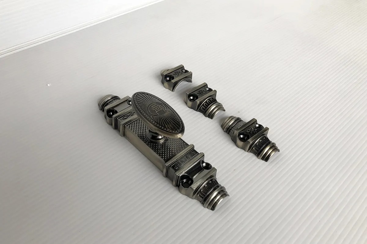 Clemon cửa sổ Việt Tiệp 09881 được làm bằng hợp kim