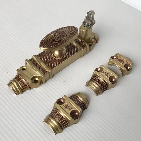 Clemon Việt Tiệp 09960 làm bằng đồng, có khóa đảm bảo an toàn tuyệt đối