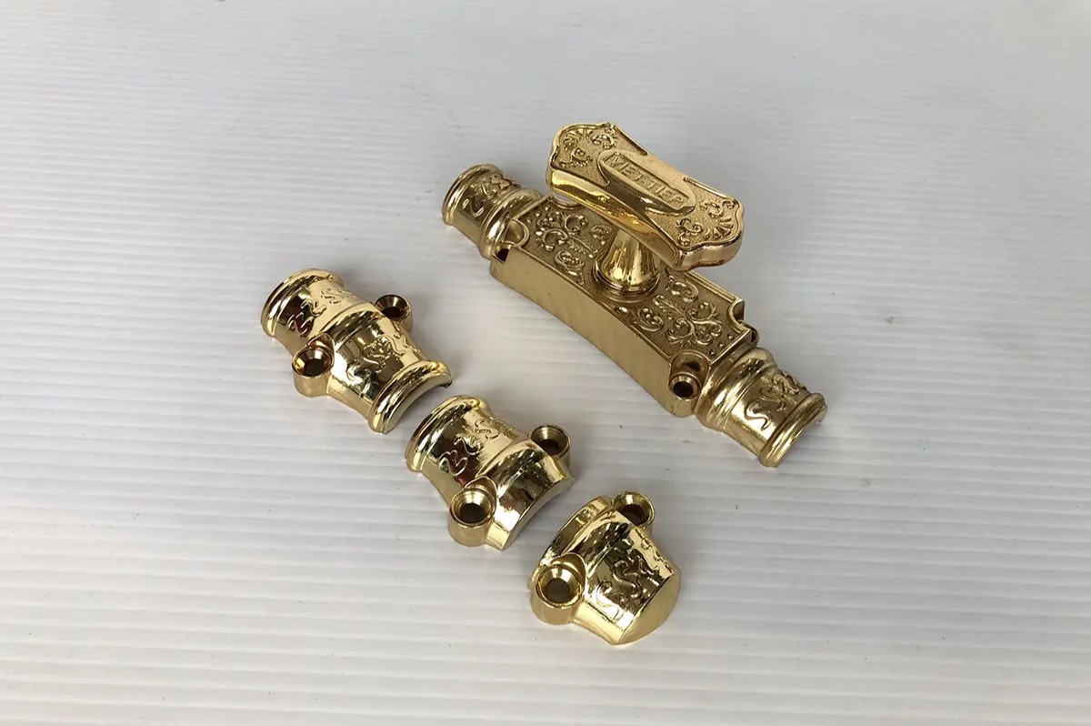 Clemon 09862, chất liệu đồng cao cấp, màu vàng bóng, lắp cửa sổ