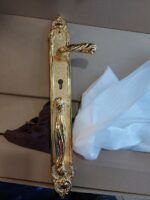 ảnh thật khóa cửa đại sảnh việt tiệp 04289