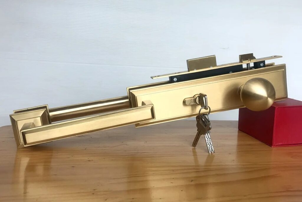 Khóa đại sảnh việt tiệp 04279