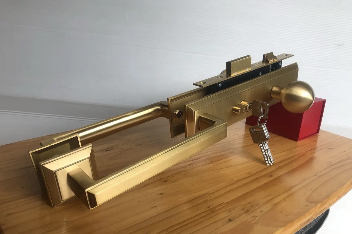 ảnh khóa việt tiệp 04279 thực tế