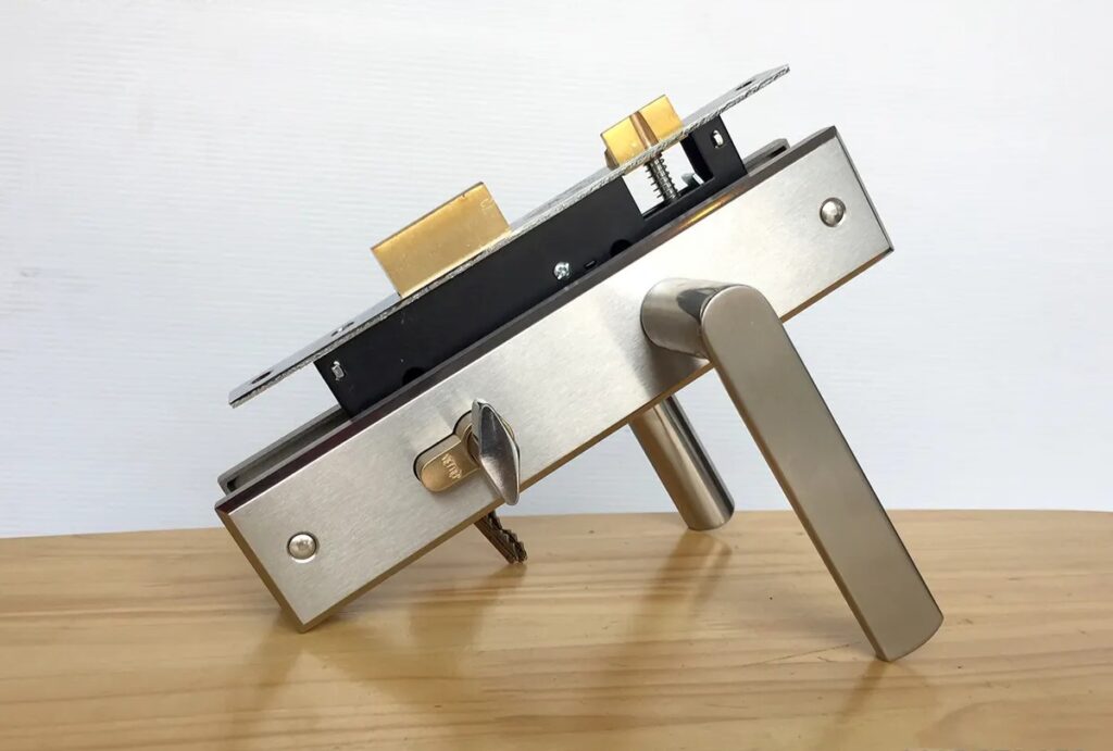 khóa thông phòng việt tiệp 04474