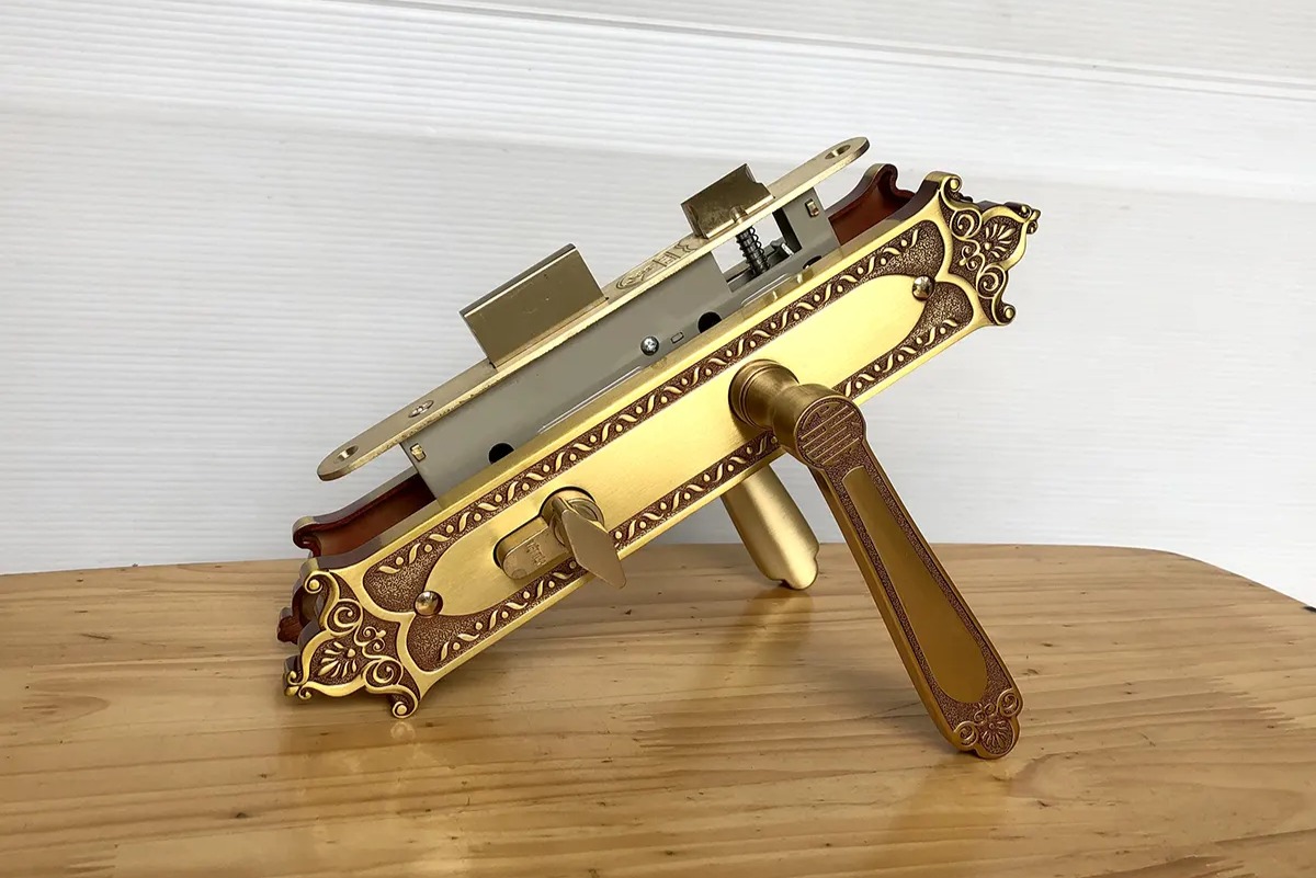 Khóa việt tiệp 04317