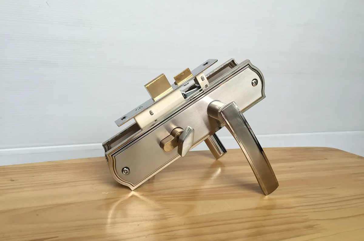Ảnh thực tế khóa việt tiệp 04504
