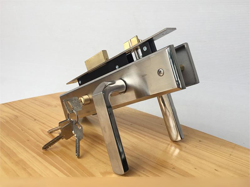 Khóa việt tiệp 04194
