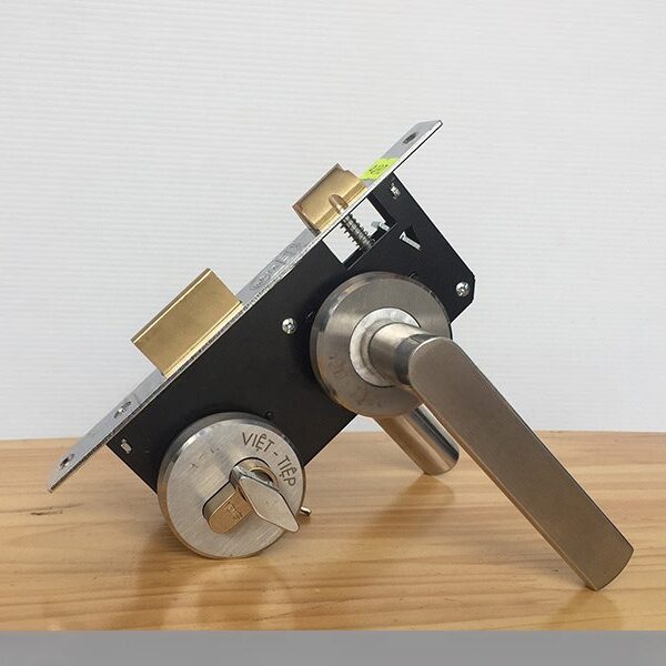 Khóa việt tiệp 04070 ảnh thật mặt sau