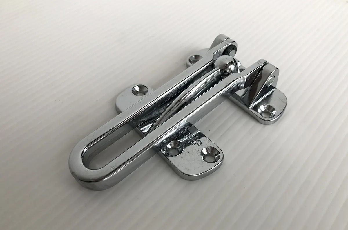 Móc cửa Việt Tiệp 10110, chất liệu hợp kim, lắp cửa chung cư, nhà nghỉ, khach sạn